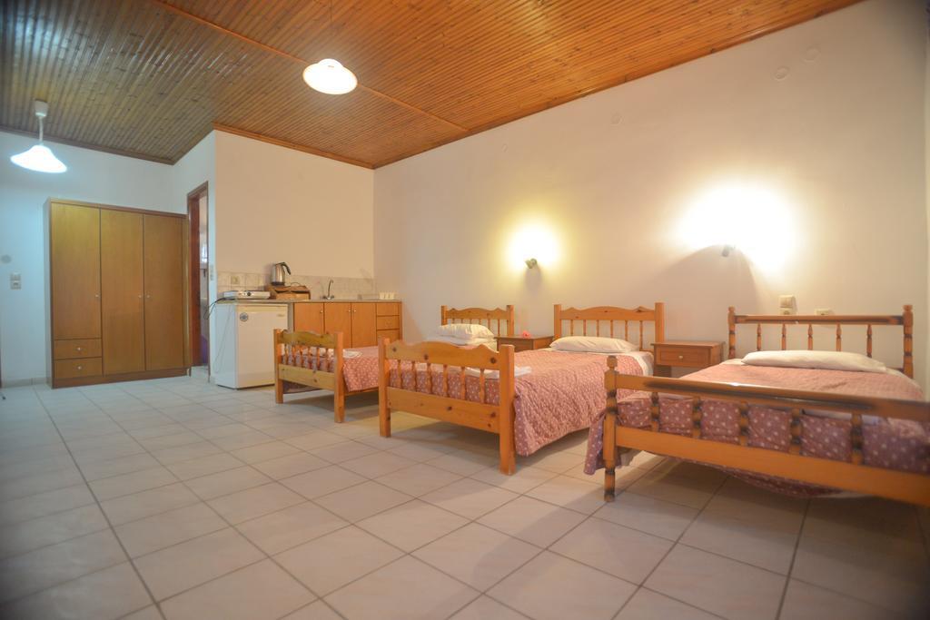 Alex Katerina Peroulades (Corfu)